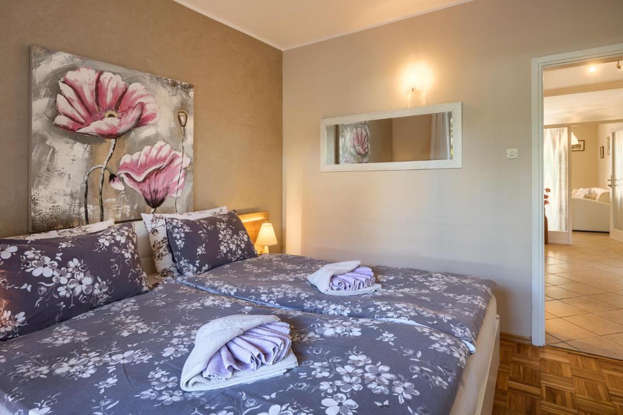 Villa Opatic ポレッチ エクステリア 写真